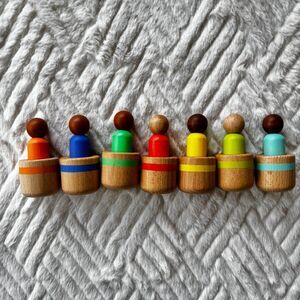 Lovevery Post And Play Peg People Toy